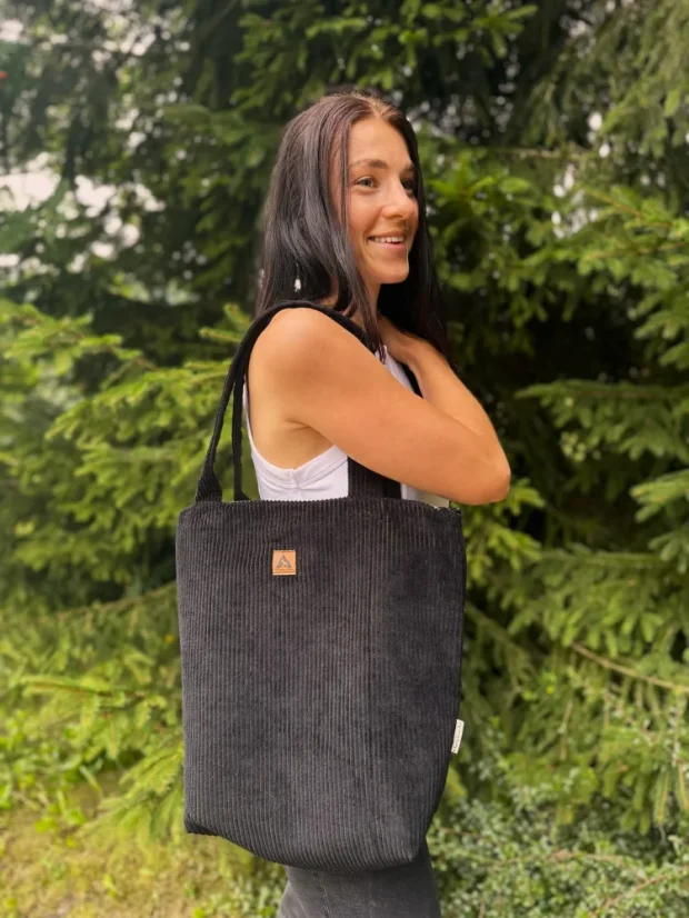 Manšestrová taška černá